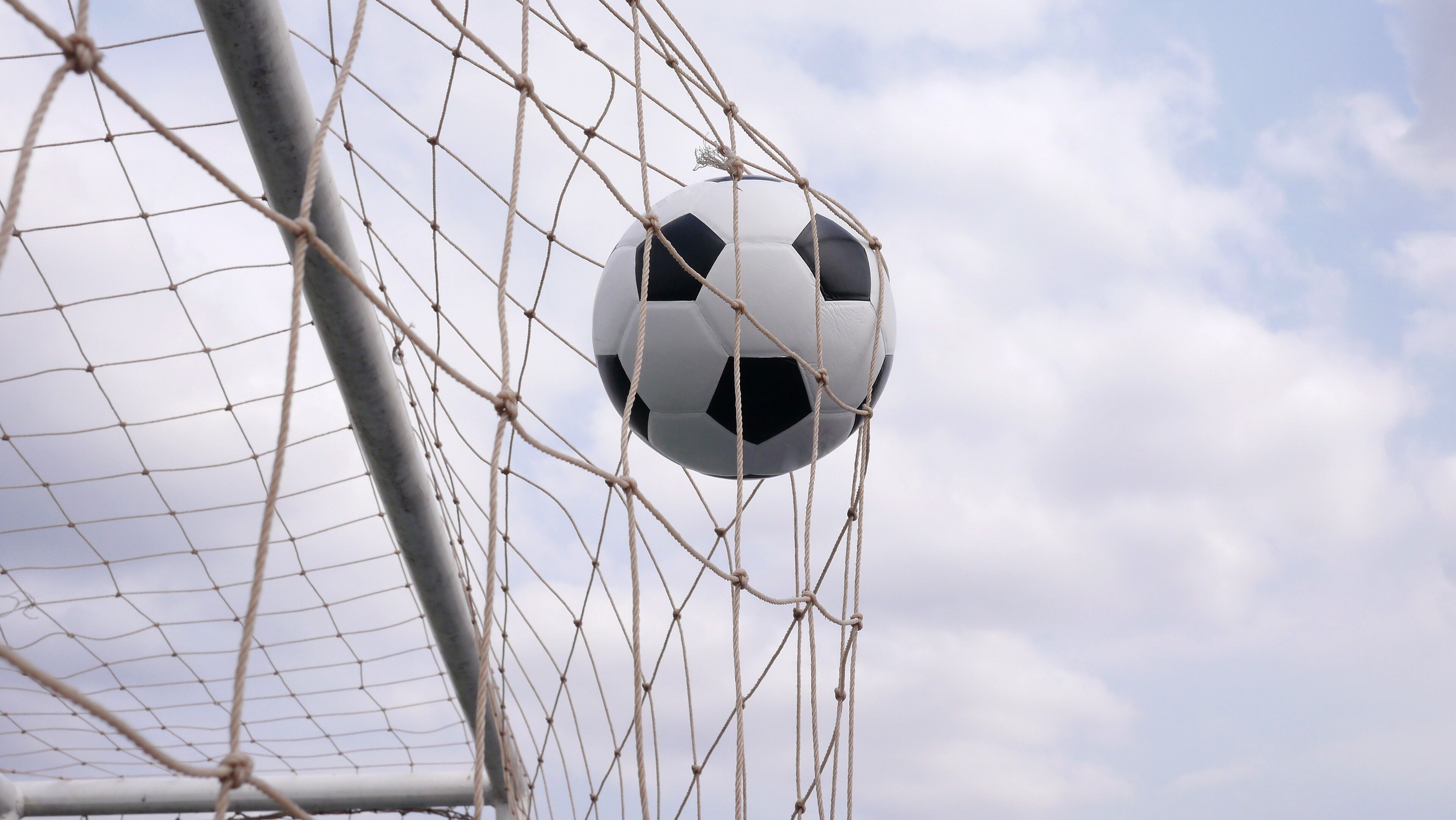 Eleven Sports stelt team van commentatoren en analisten ...