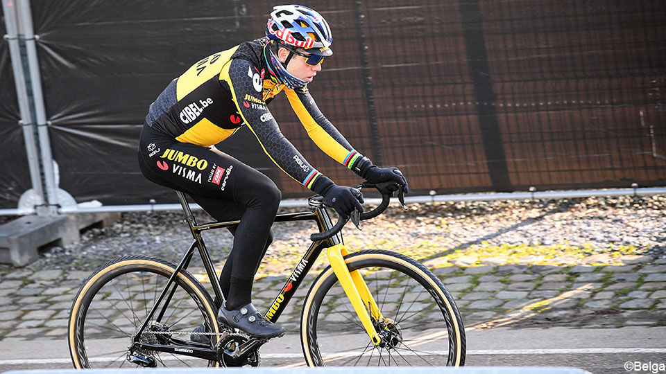 Van Aert Spuit Groene Bianchi Geel Zwart Nog Bezig Met Ontwikkeling Van De Cervelo Veldrijden Sporza