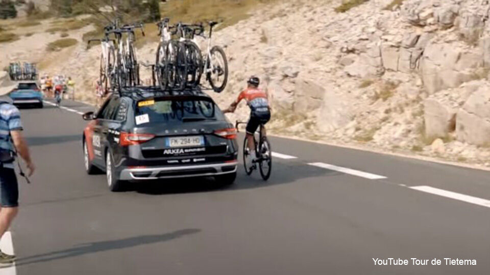 Snapshot or is there more to it?  Follower vehicle guides Bouhanni over Mont Ventoux |  Tour striking