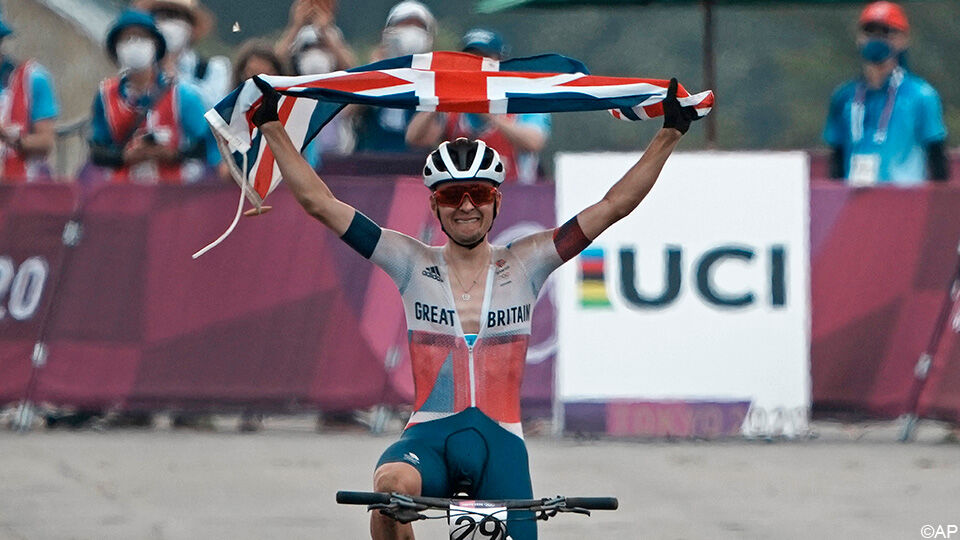 Pidcock verovert goud in het mountainbiken, trieste ...