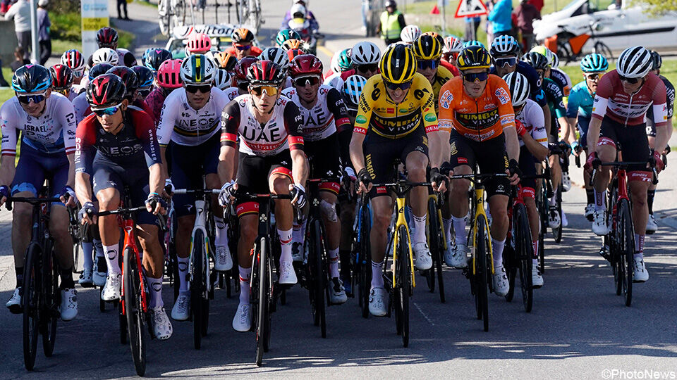 LIVE Tour de Romandie: una possibilità per alcuni corridori in questo gruppo?  † Giro della Romania 2022