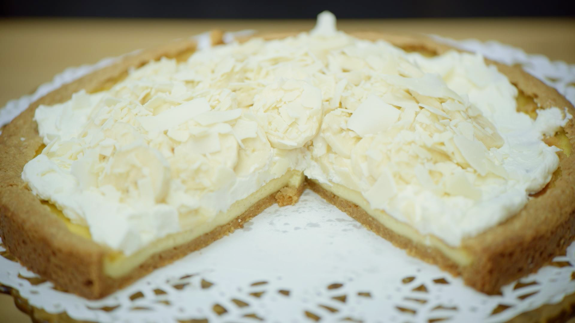 Bananentaart met Bretoens zanddeeg, slagroom en witte chocolade-image