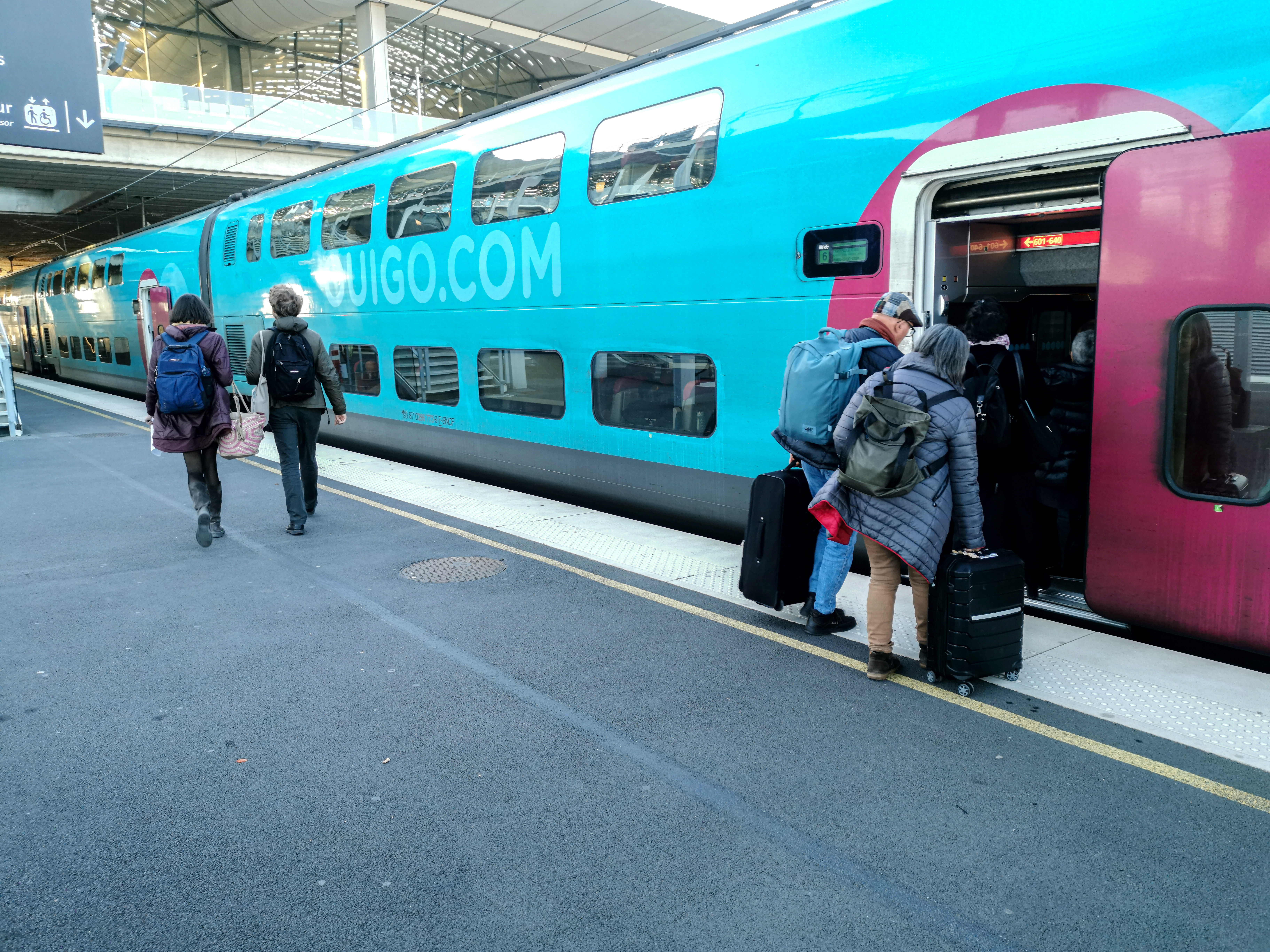 New Brussels to Paris rail service: cheaper, but slower than Eurostar | VRT  NWS: news