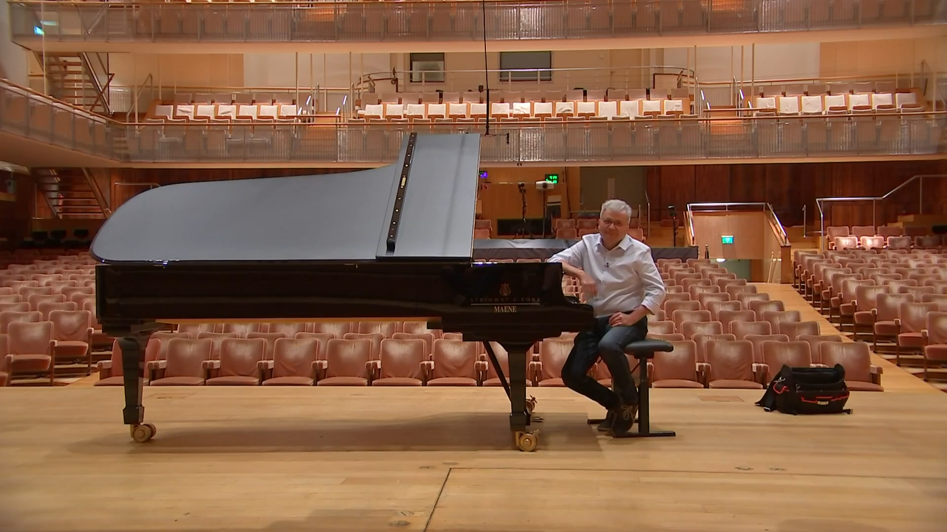 "Hoop is geen goede strategie": Tommy Wieringa over zijn essay