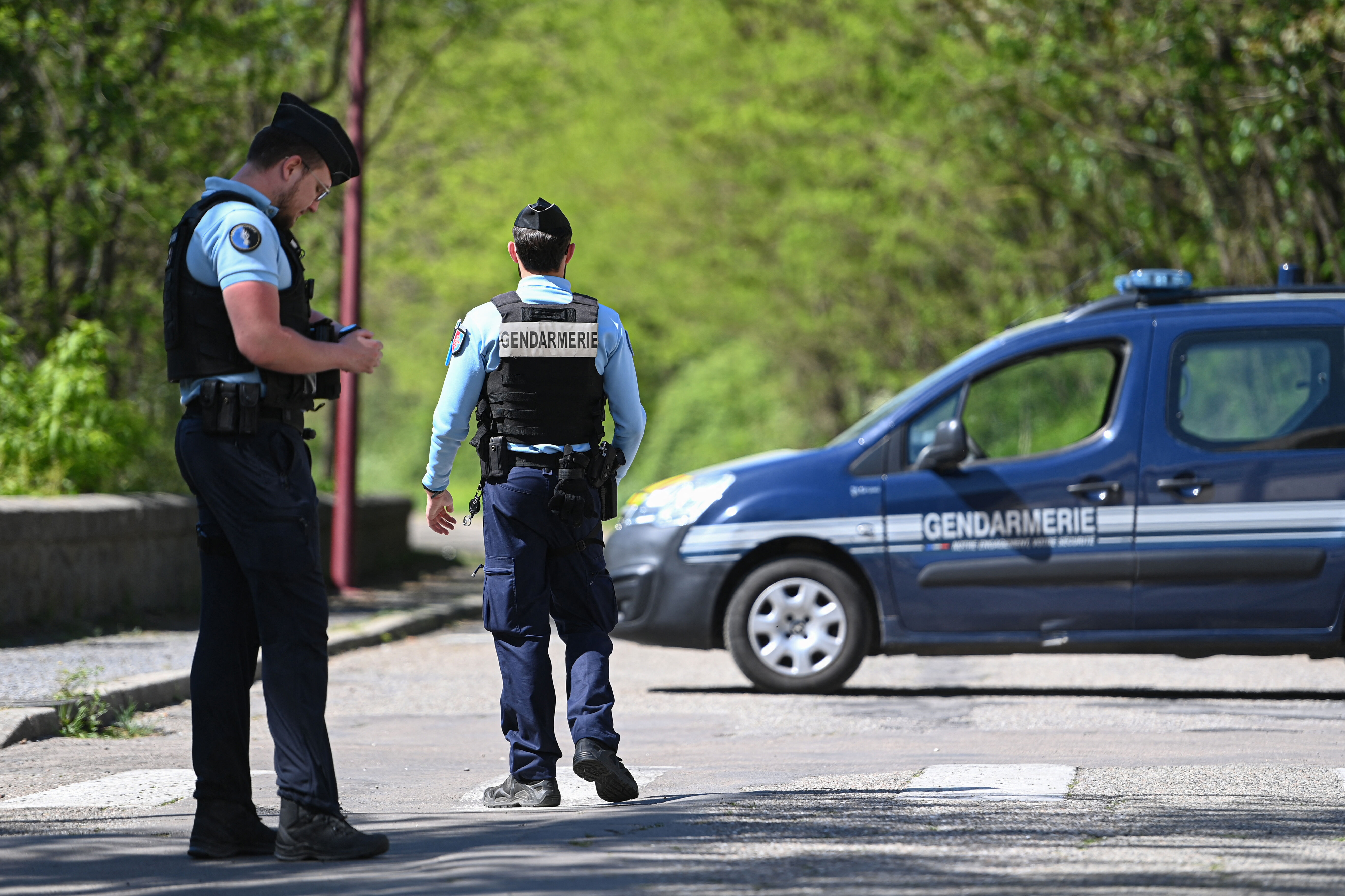 Afpersers in Parijs ontvoeren vader van crypto-ondernemer, eisen miljoenen  en hakken vinger af: verdachten zijn opgepakt | VRT NWS: nieuws