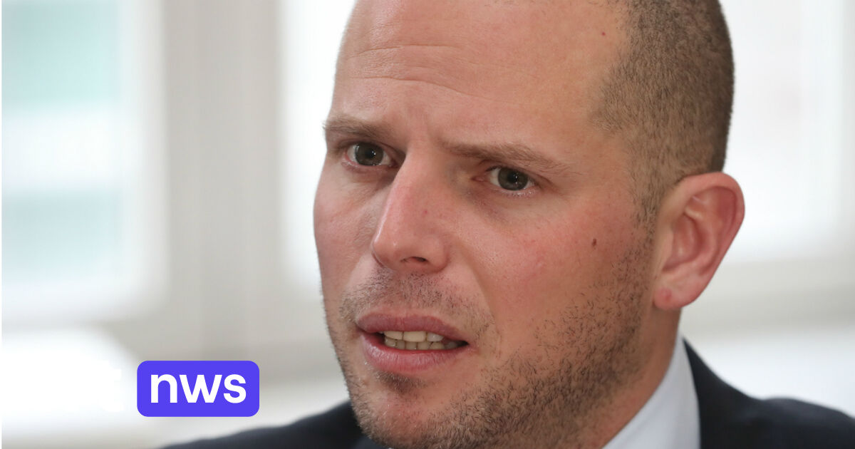 Stalkster Theo Francken Wordt Geinterneerd Vrt Nws Nieuws