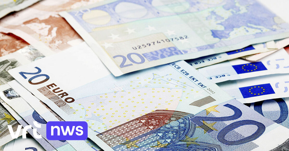 Record number of travellers caught with large sums of cash