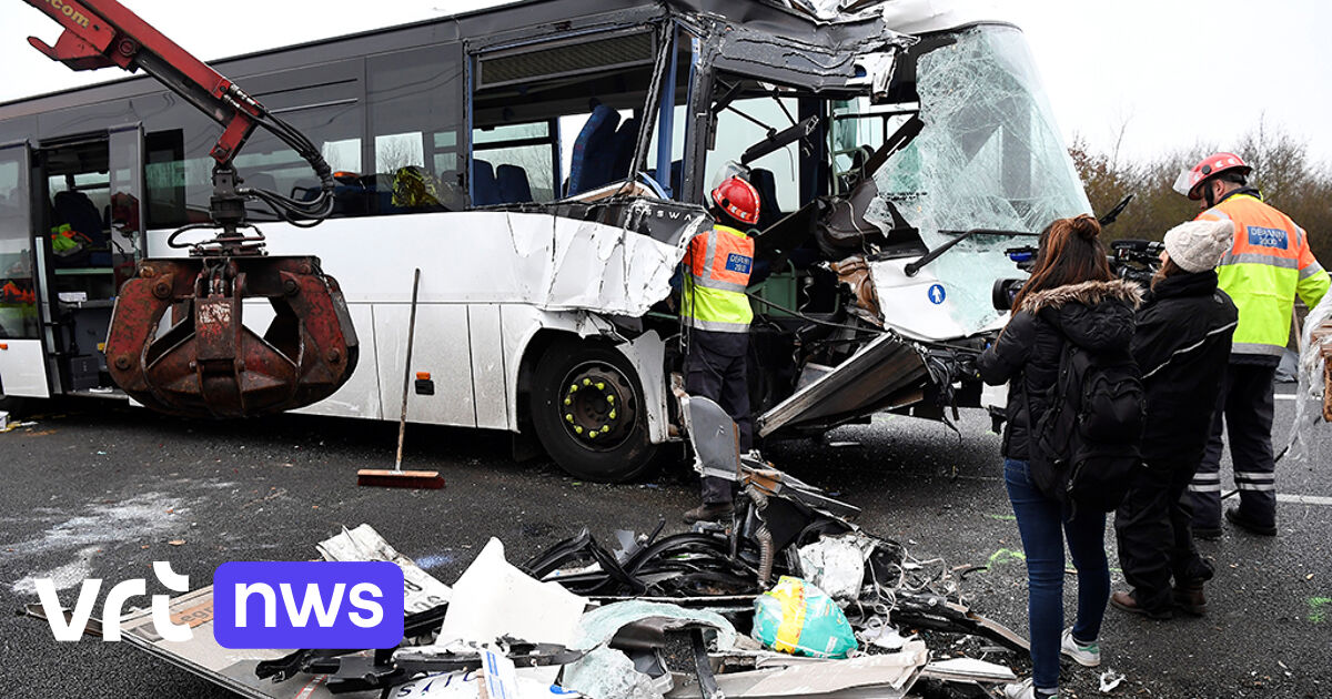 Tientallen Gewonden Bij Verkeersongeval Op Franse A13 | VRT NWS: Nieuws