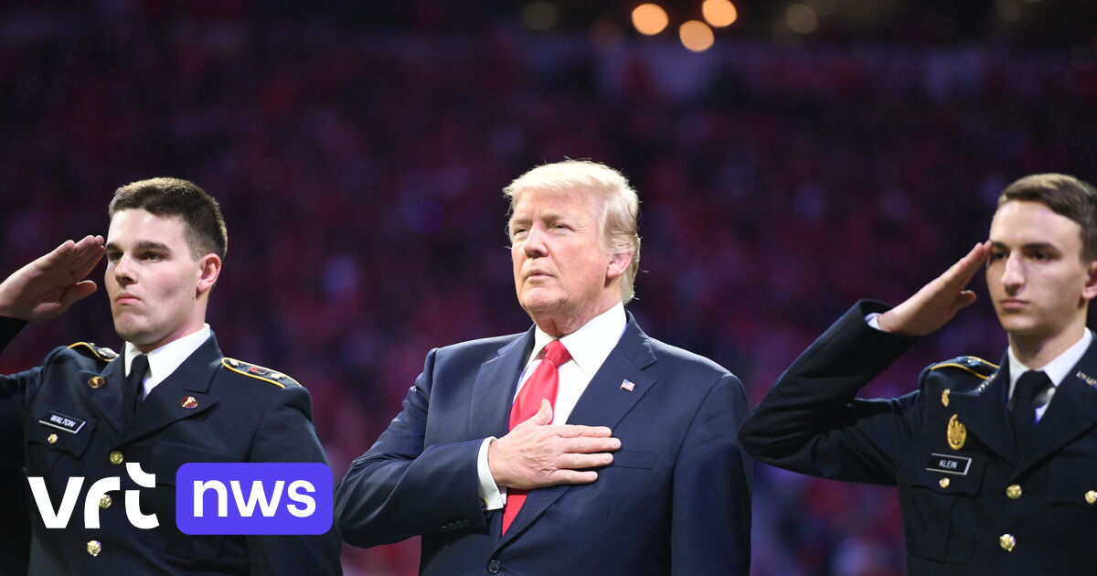 Kent Trump de tekst van het Amerikaanse volkslied niet? | VRT NWS: nieuws