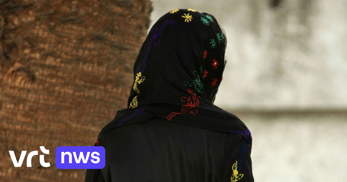 Frankrijk verbiedt gewaad abaja op school | VRT NWS: nieuws