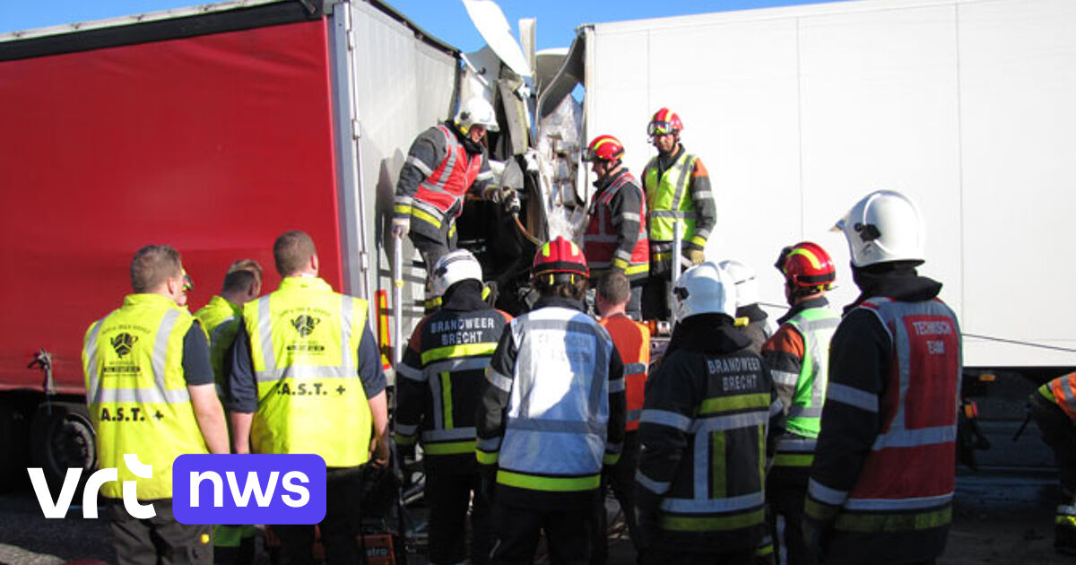 E19 Dicht In Sint-Job-in-'t-Goor Na Ongeval | VRT NWS: Nieuws