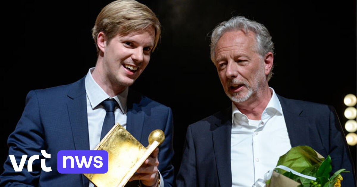 Joost de Vries wint Gouden Boekenuil 2014 | VRT NWS: nieuws