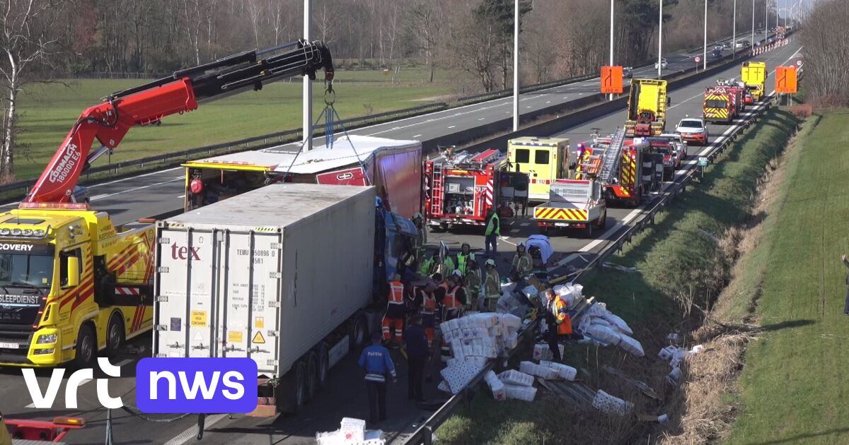 Accident blocks E313 motorway | VRT NWS: news