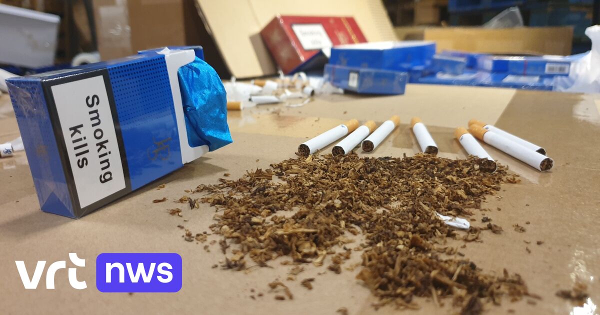 type of cigarettes Cigarette brands hi-res stock photography and images