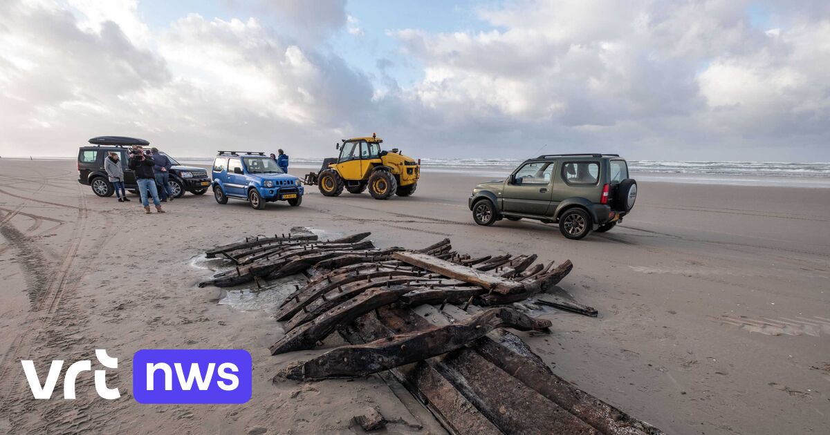 Eeuwenoud scheepswrak spoelt aan op Terschelling na storm Ciara