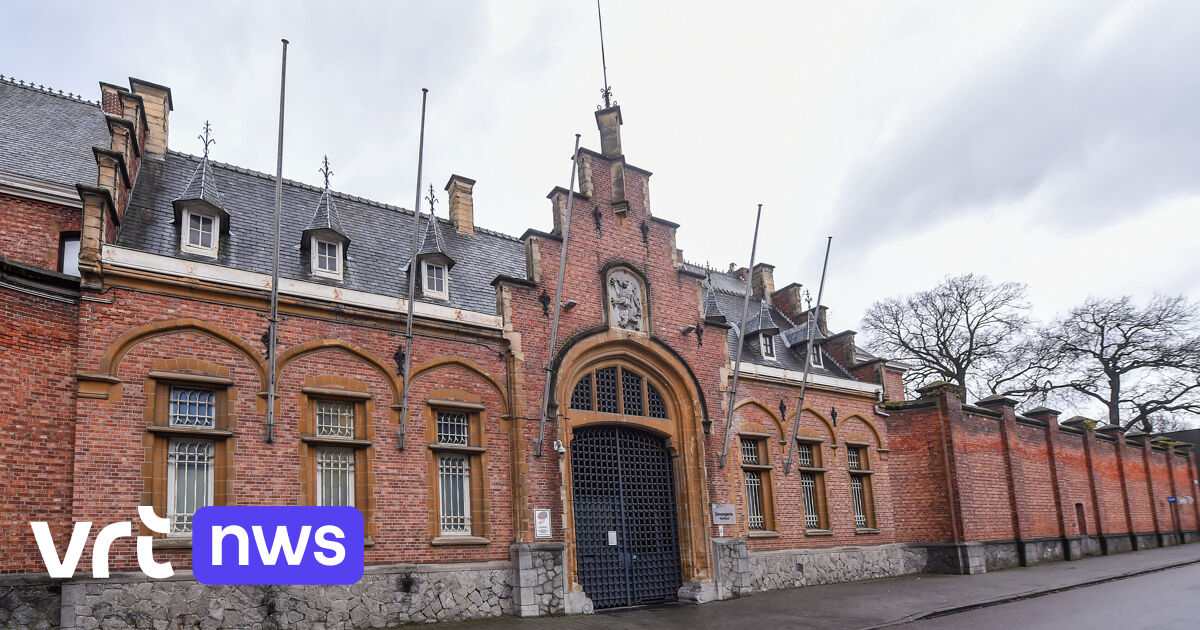 Drunken man tries to climb back into Turnout Gaol after having been released on parole
