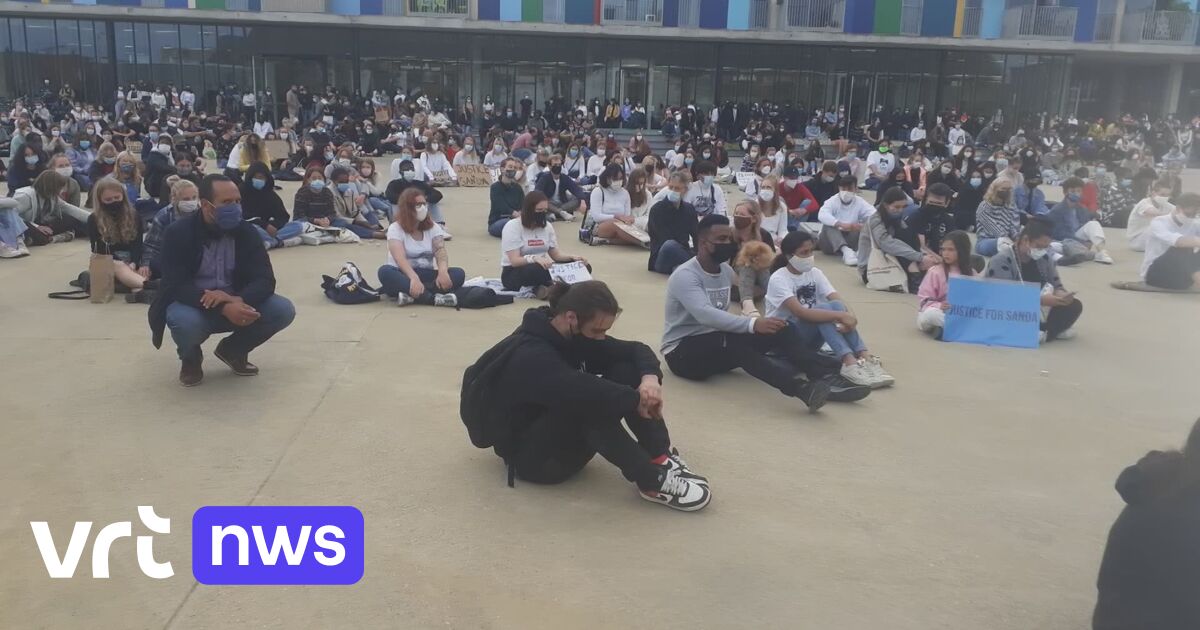 Leuven students stage silent vigil for hazing victim Sanda ...