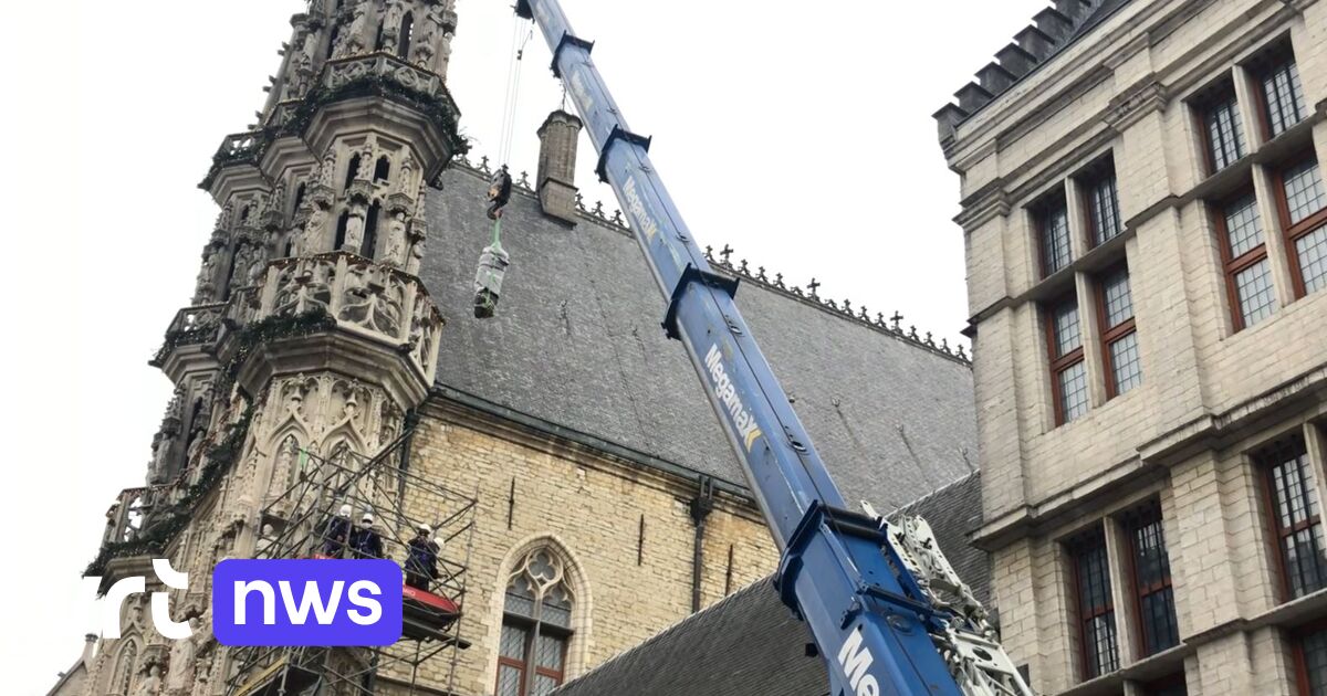 Leopold II statue removed from the niche of Leuven town hall