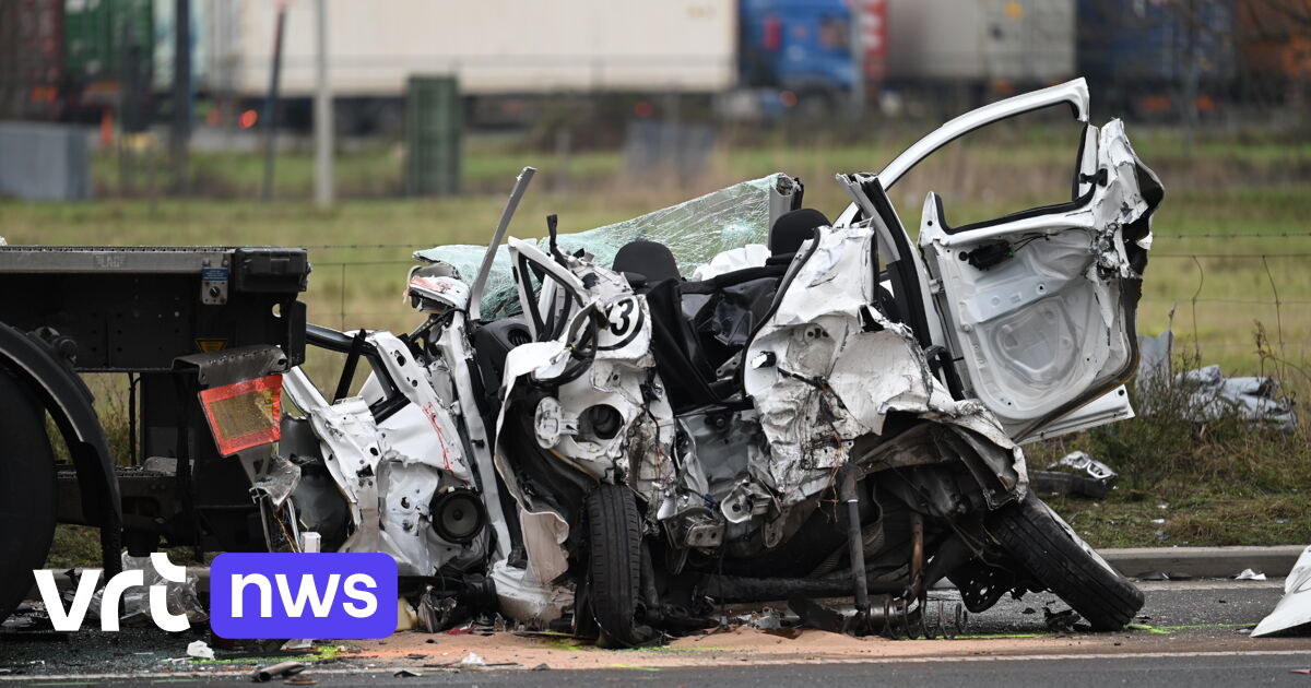 2 die in serious road accident at Antwerp Orbital Motorway VRT NWS news