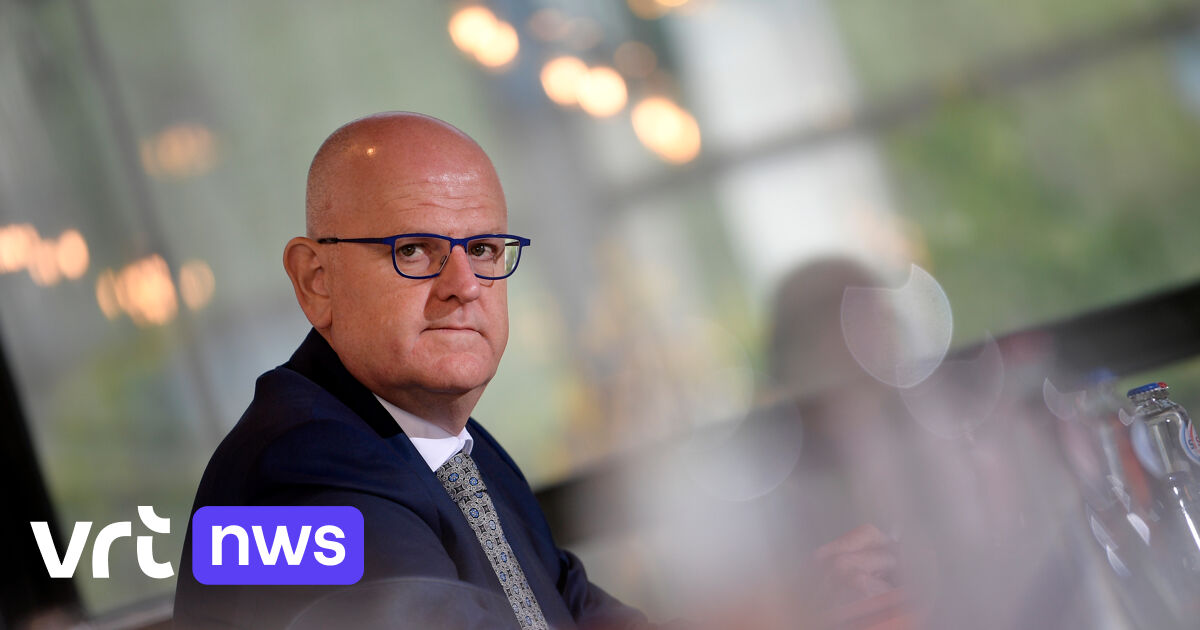 "Ik ben niet gelukkig dat Jürgen Conings nog altijd niet gevonden is", zegt gouverneur Jos