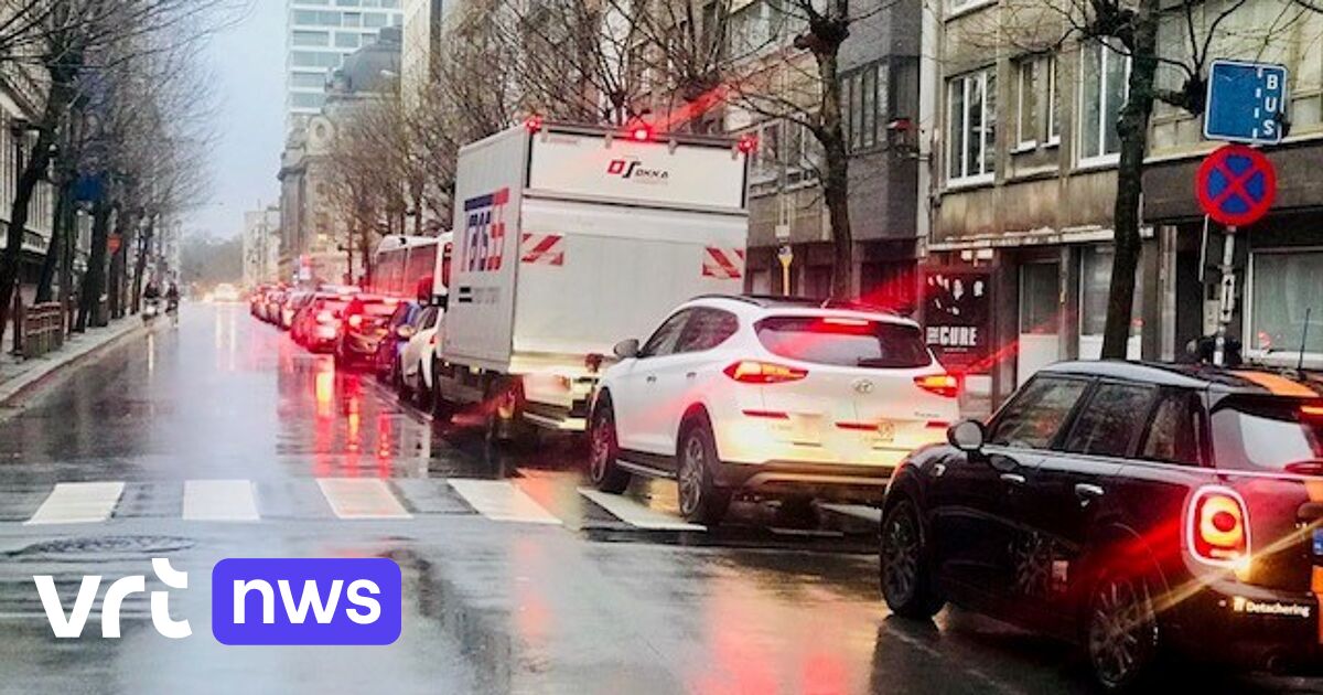 "Dag Lang Bijna Letterlijk Over De Auto's Lopen In Binnenstad Antwerpen ...