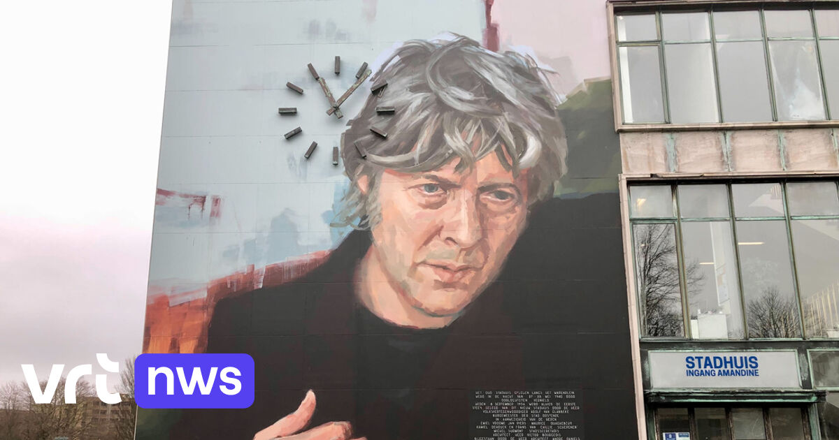 Action group ‘De Stoete Ostendenoare’ daubs Arno mural at Ostend City Hall