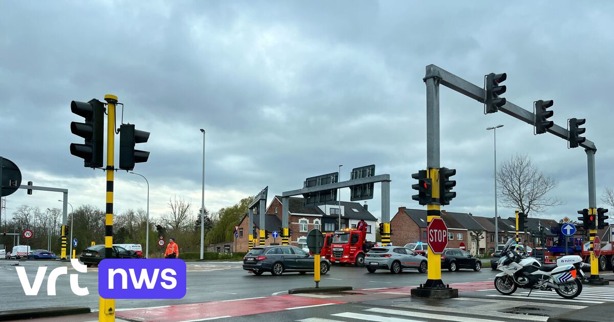 Zware Verkeershinder Op Grote Ring In Hasselt Na Ongeval Op Kruispunt ...