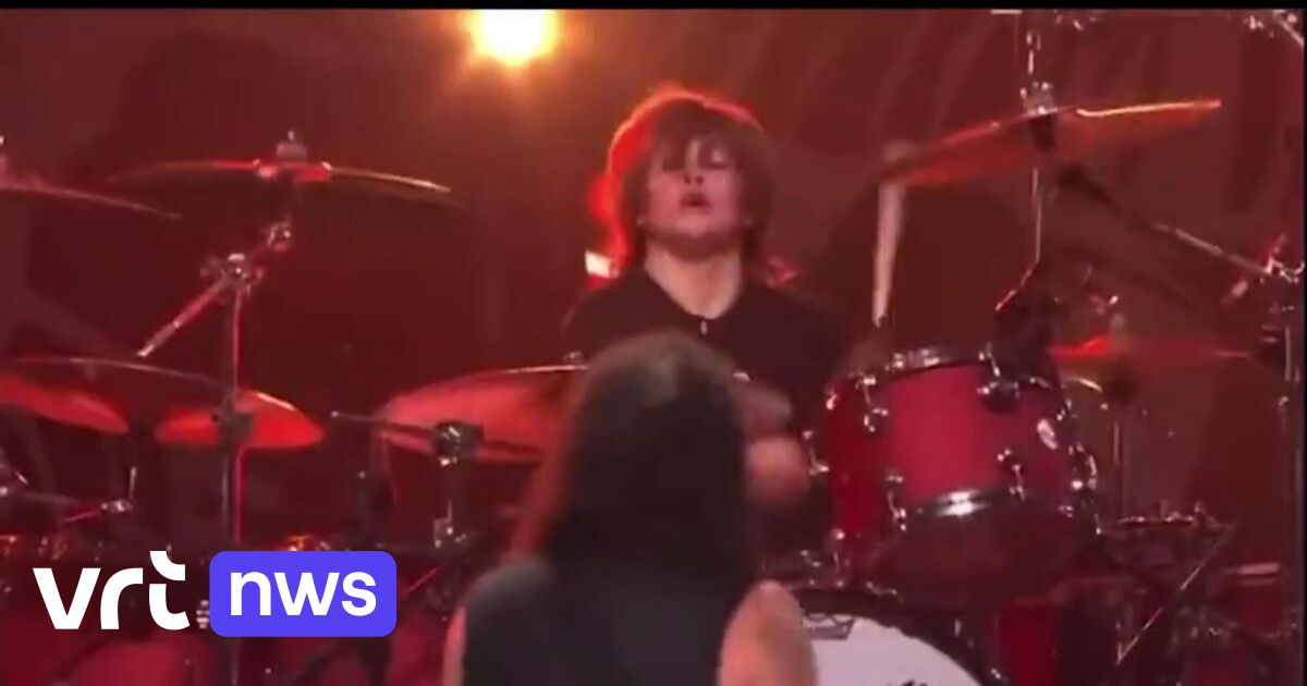 Goosebumps Second: Son of Late Drummer Taylor Hawkins Plays “My Hero” with Foo Fighters