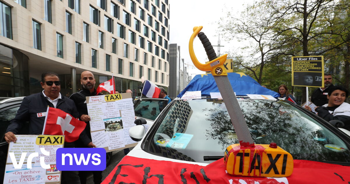300 tassisti suonano il clacson a Bruxelles per protestare contro Uber