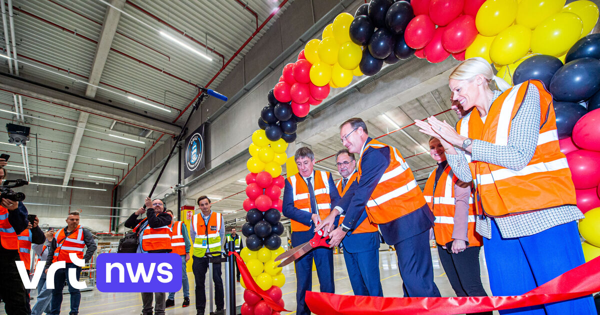 Frank Worthley Voorlopige Skalk Amazon opent eerste verdeelcentrum in België, nog altijd twijfels over  werkomstandigheden | VRT NWS: nieuws
