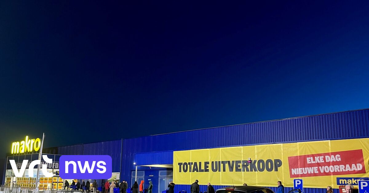 Tientallen Mensen In De Rij In Deurne Voor Totale Uitverkoop Bij Makro ...