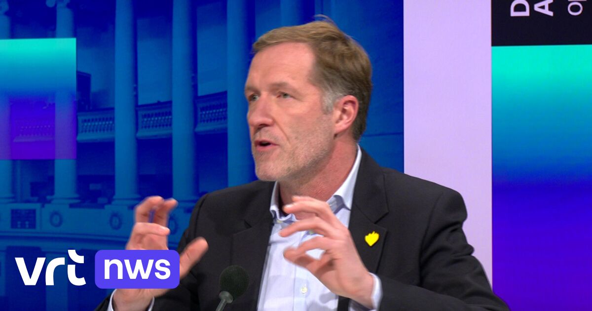 PS-voorzitter Paul Magnette wil collectief ontslag van politiek bureau in Waals Parlement, Ecolo en MR eisen ontslag Marcourt