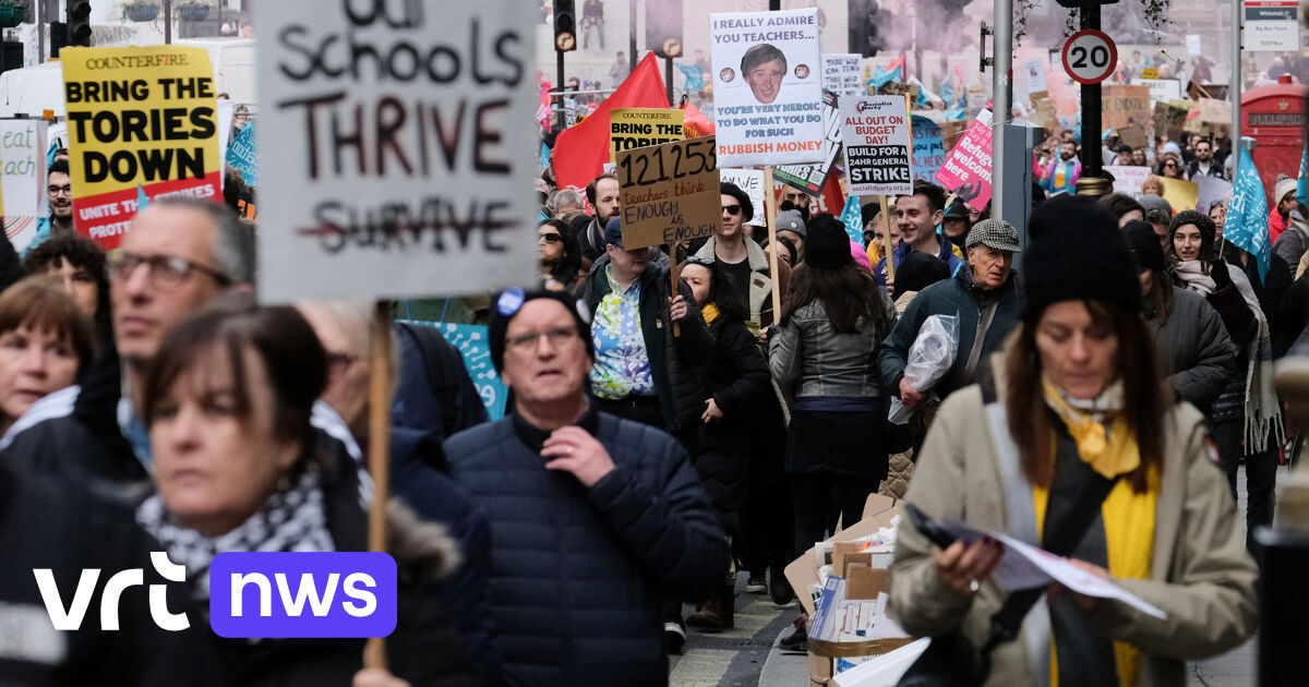 Centinaia di migliaia di insegnanti, dipendenti pubblici e macchinisti sono in sciopero nel Regno Unito, in quella che potrebbe essere la più grande giornata di sciopero degli ultimi 10 anni.