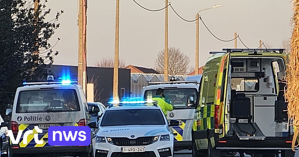 Man Loopt Naakt En Over Zijn Toeren Op Straat In Woumen: Vastgebonden ...