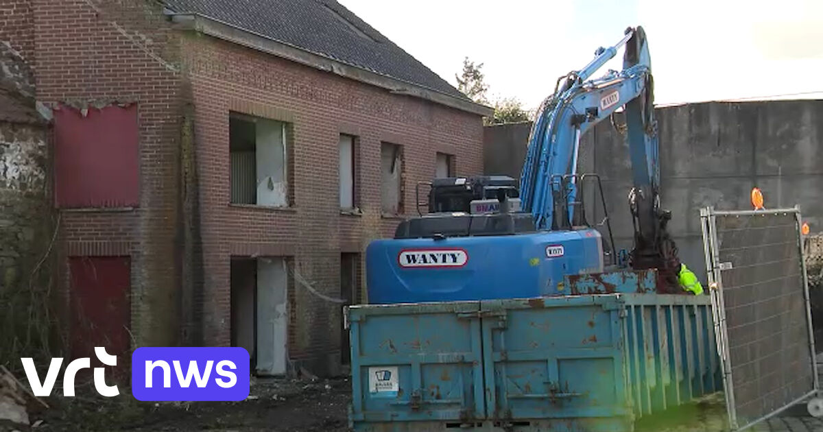 Demolition of serial killer Marc Dutroux’s house in Sars-la-Buissière started