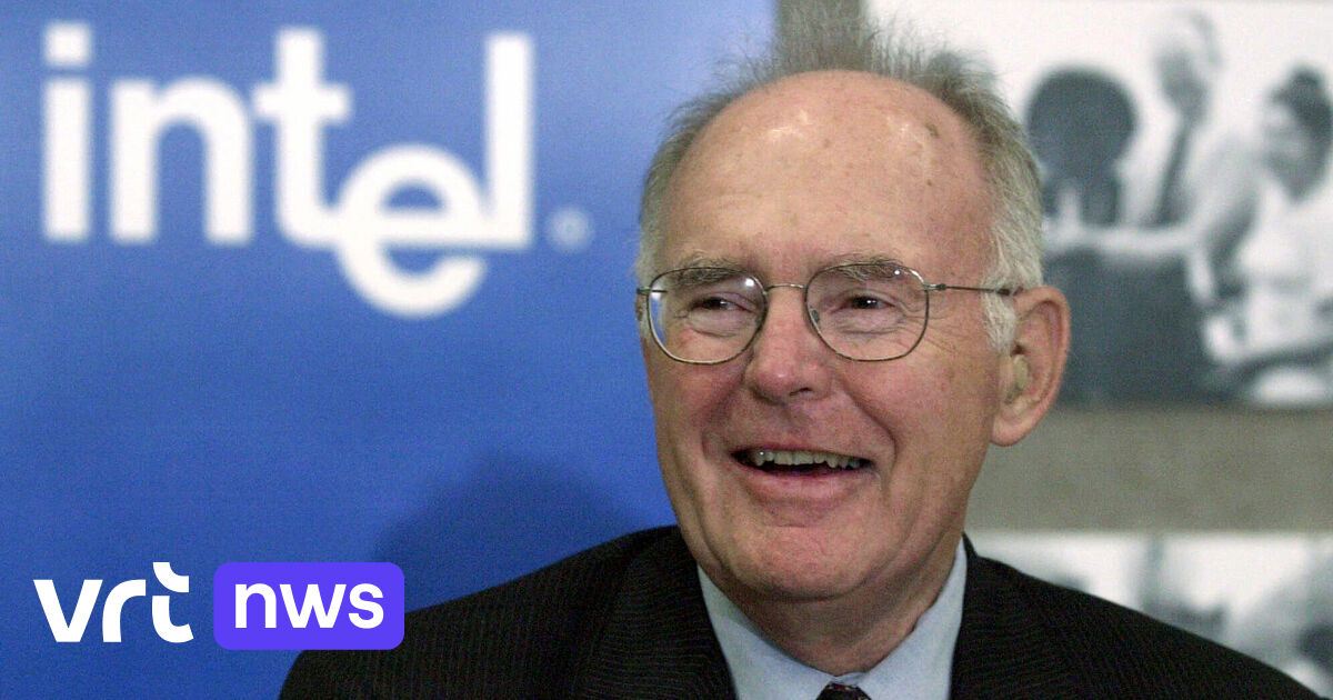 Gordon Moore Oprichter Van Chipbedrijf Intel En Voorspeller Van De