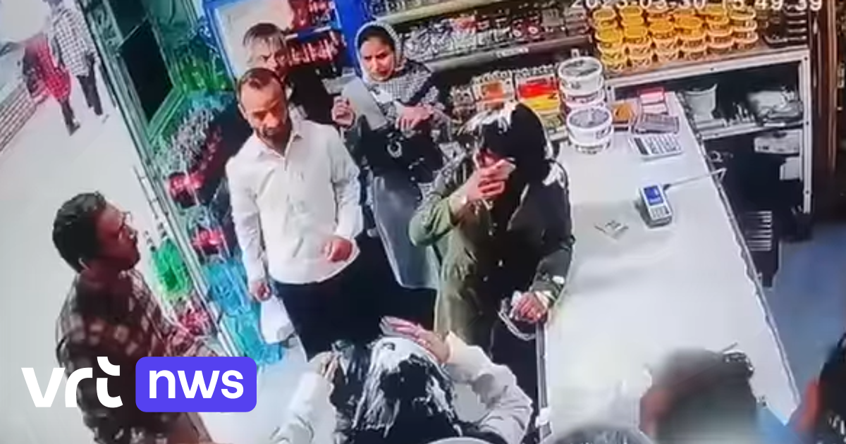 A remarkable incident in Iran: a man smears two women in a store because they do not wear a headscarf