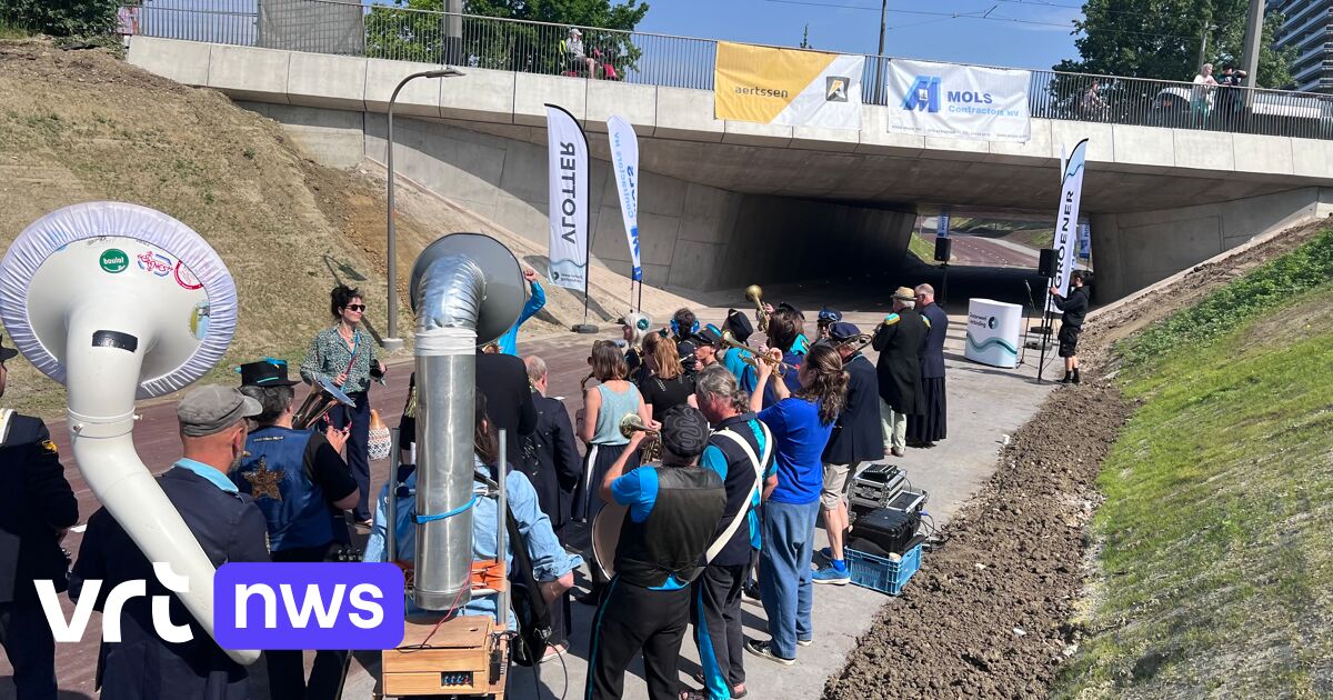 Nieuwe Fiets- En Voetgangerstunnel Onder Turnhoutsebaan Bij Rivierenhof ...