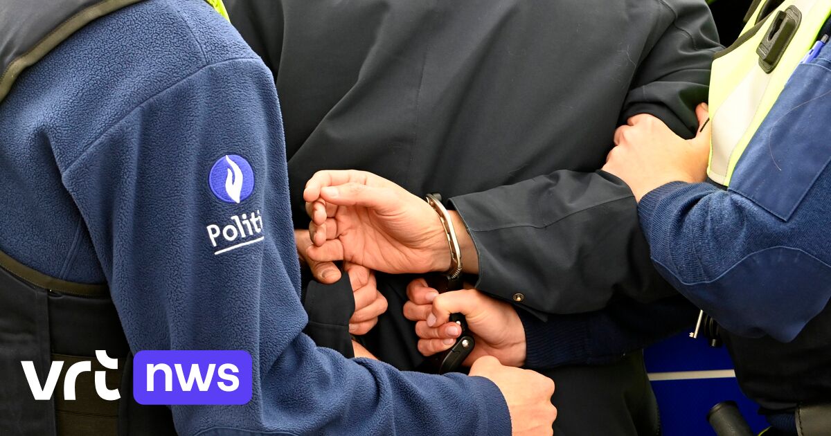 Politie in Boechout verstopt zich bij vrouw thuis en betrapt zo 3 oplichters op heterdaad