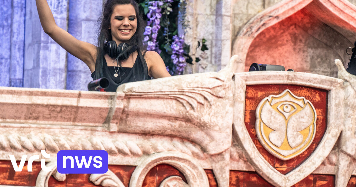 比利时顶级 DJ Amber Broos 第三次亮相 Tomorrowland 音乐节:“如果我犯了一个错误,2 万人都会知道” 比利时顶级 DJ Amber Broos 第三次亮相 Tomorrowland 音乐节:“如果我犯了一个错误,2 万人都会知道”