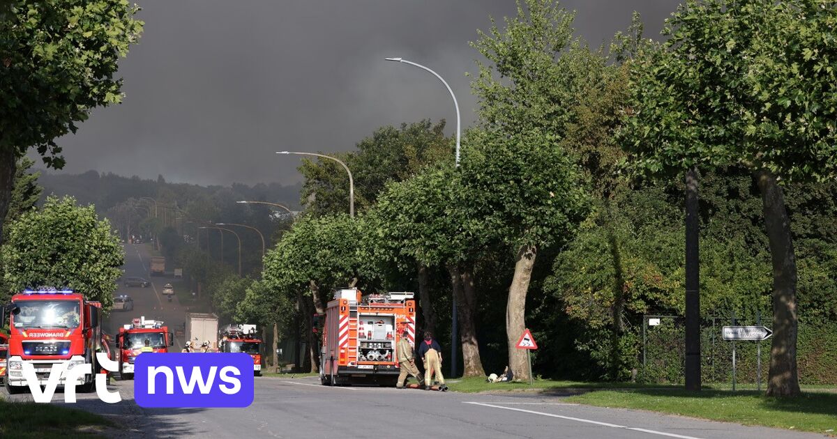 Zware brand in Ronse onder controle: burgemeester roept op ramen en ...