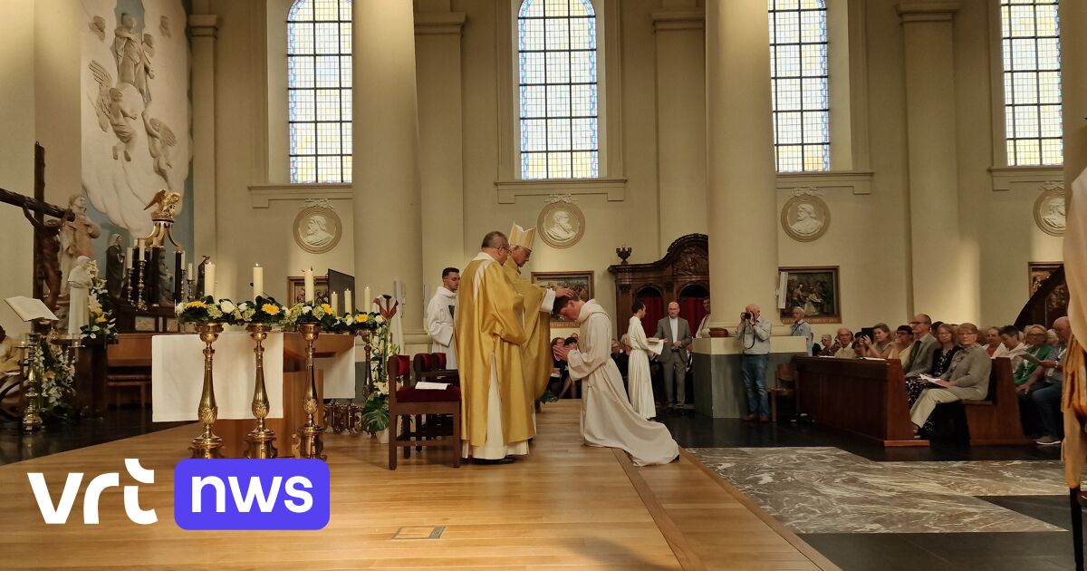 25-jarige Bart Pluymers in Zonhoven gewijd tot jongste priester van