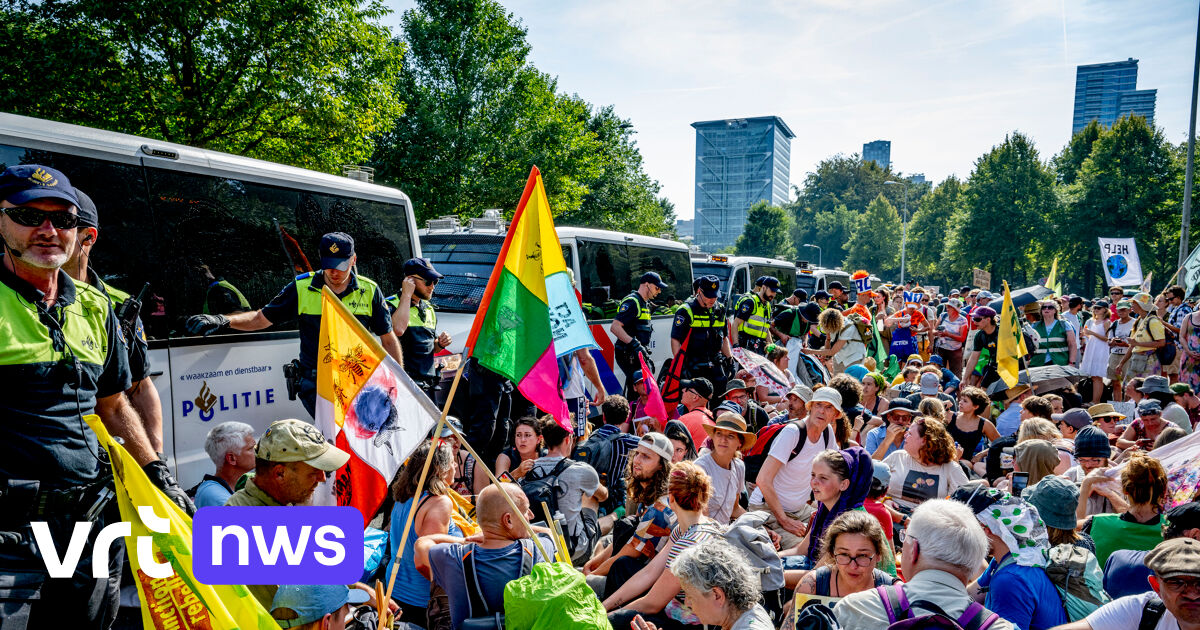 Extinction Rebellion Successfully Disrupts Traffic on A12 in The Hague, Leading to Arrests | Latest Update on Fossil Subsidy Phase-out Scenarios