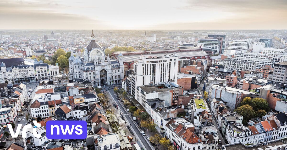 Ensemble in Antwerpen: Der Zentralbahnhof und die Diamantenbörse stammen vom gleichen Architekten