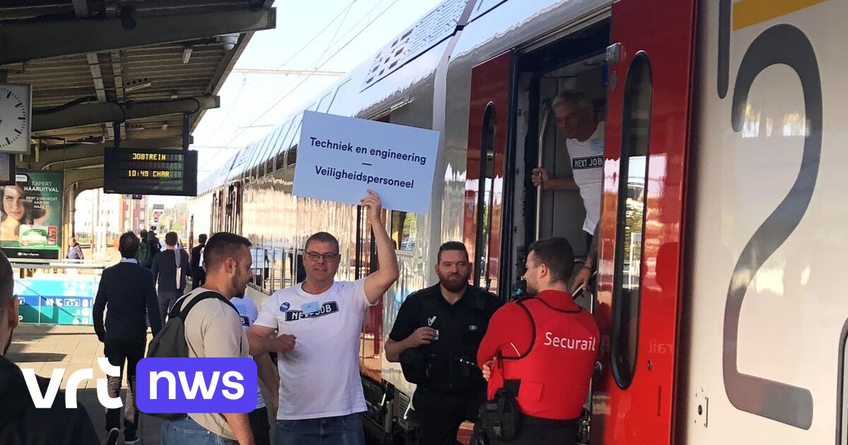 Job Train Arrives at Kortrijk Station: Diverse Applicants Seek Information on Job Opportunities