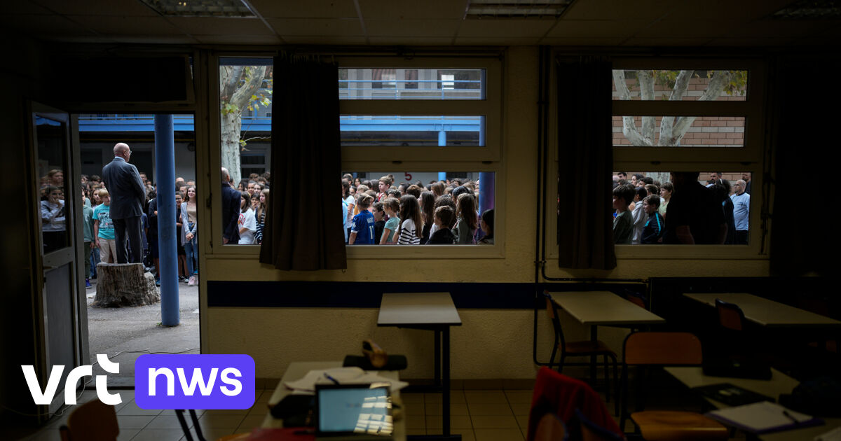 Minuut Stilte In Alle Franse Scholen Om Vermoorde Leraar Te Herdenken ...