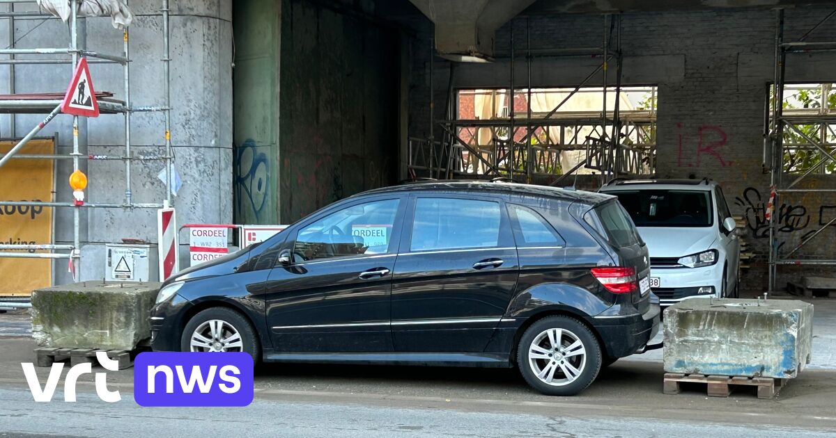 Construction Workers Place Concrete Blocks to Stop Car Owner from Taking Over Their Space