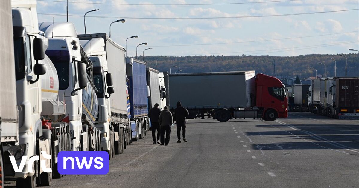 Poolse transportbedrijven blijven grens met Oekraïne blokkeren: bevoorrading in gevaar, truckers in de vrieskou