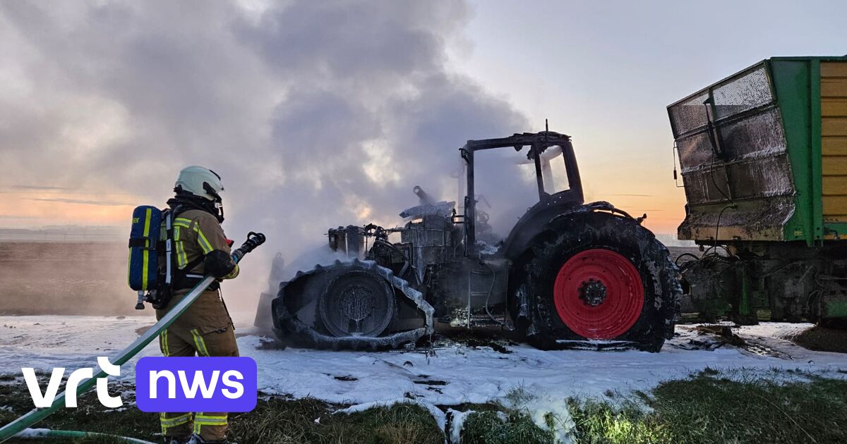 Brandende tractor zorgt voor grote rookpluim in Elverdinge