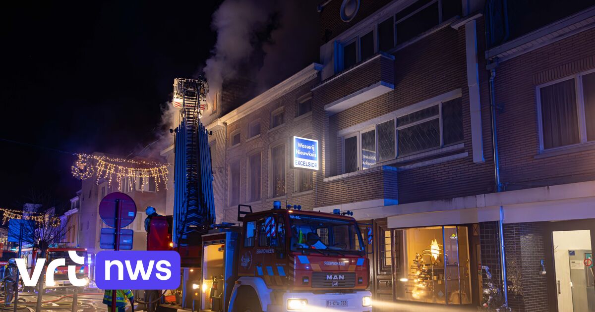 Uitslaande Brand In Centrum Ninove: Appartementsgebouw Geëvacueerd ...